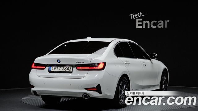 BMW 3-Series 320i
