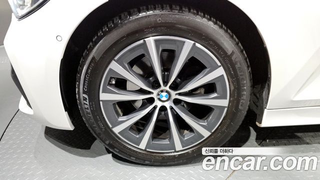 BMW 3-Series 320i
