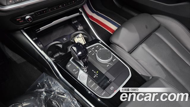 BMW 3-Series 320i