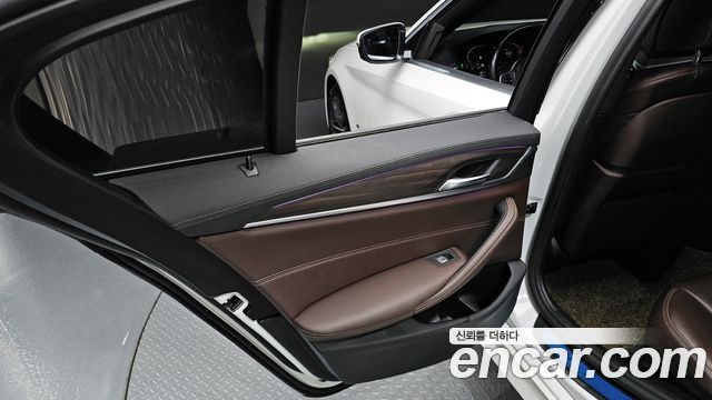 BMW 5-Series 523d M Sport