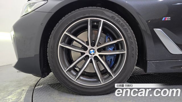 BMW 5-Series 523d M Sport