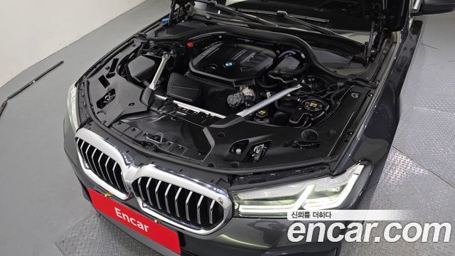 BMW 5-Series 523d M Sport