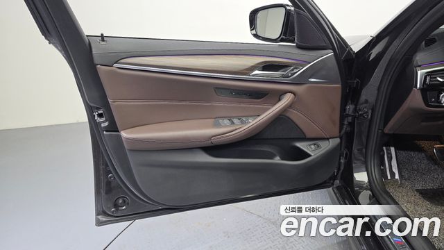 BMW 5-Series 523d M Sport