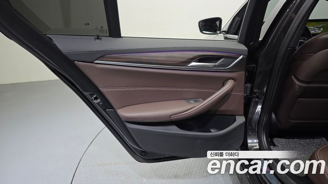 BMW 5-Series 523d M Sport