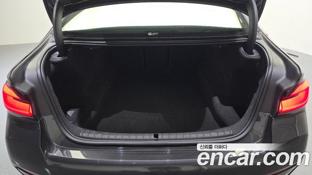 BMW 5-Series 523d M Sport