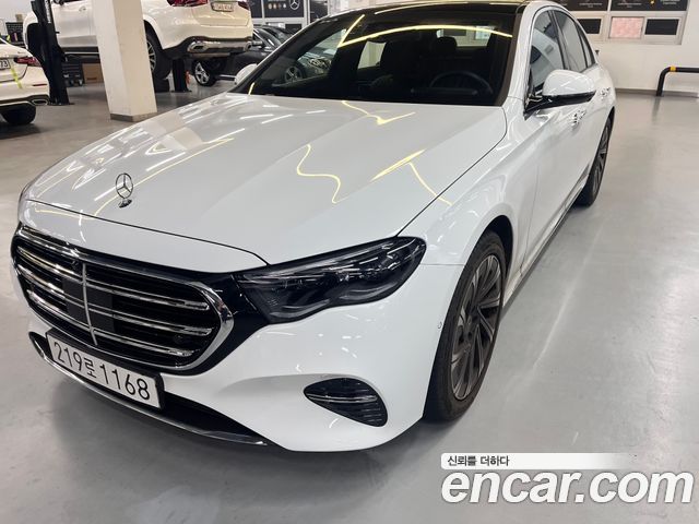 Mercedes-Benz E-Class E300 4MATIC Exclusive