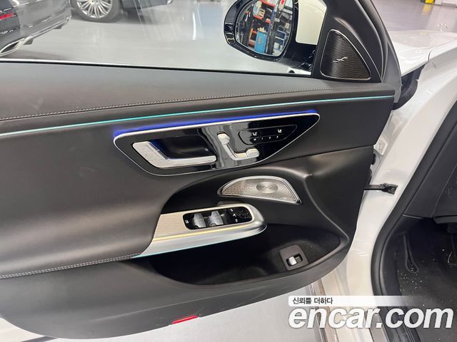 Mercedes-Benz E-Class E300 4MATIC Exclusive
