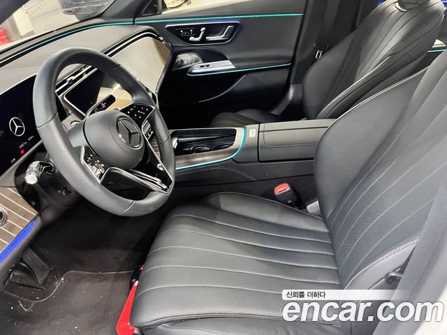 Mercedes-Benz E-Class E300 4MATIC Exclusive