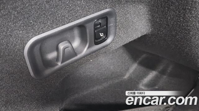 Mercedes-Benz E-Class E300 4MATIC Exclusive