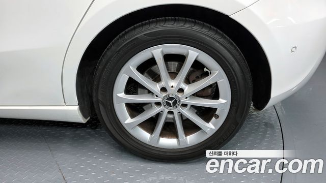 Mercedes-Benz A-Class A220 Hatchback