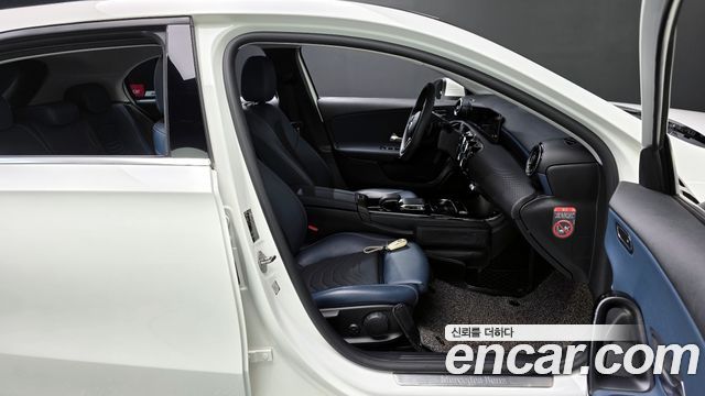 Mercedes-Benz A-Class A220 Hatchback