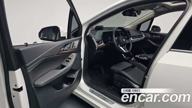 BMW 2-Series 220i Luxury