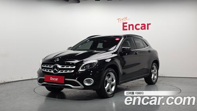 Mercedes-Benz GLA-Class GLA220