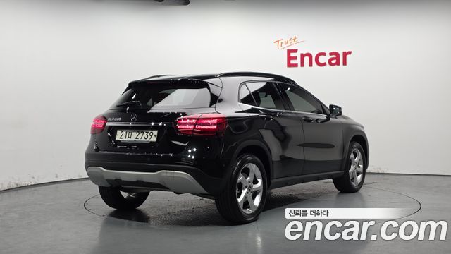 Mercedes-Benz GLA-Class GLA220