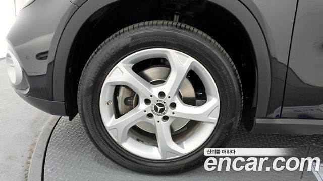 Mercedes-Benz GLA-Class GLA220