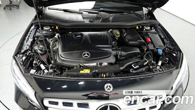 Mercedes-Benz GLA-Class GLA220