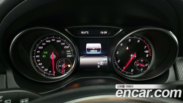 Mercedes-Benz GLA-Class GLA220