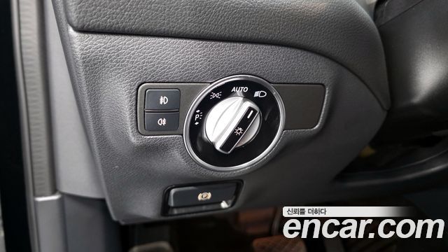 Mercedes-Benz GLA-Class GLA220
