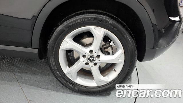 Mercedes-Benz GLA-Class GLA220