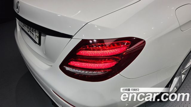 Mercedes-Benz E-Class E200 Avantgarde