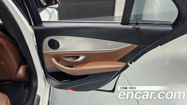 Mercedes-Benz E-Class E200 Avantgarde