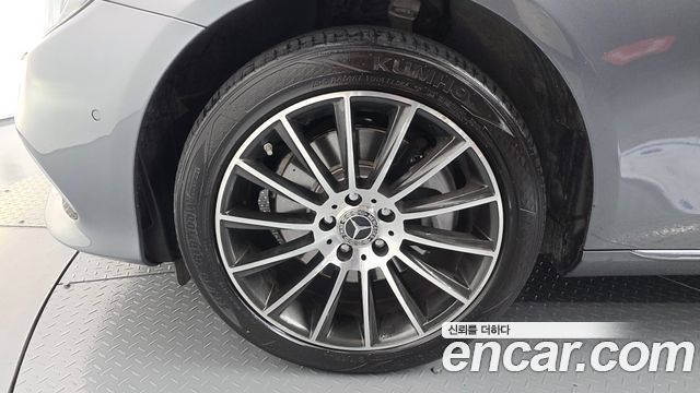 Mercedes-Benz E-Class E220d 4MATIC Exclusive