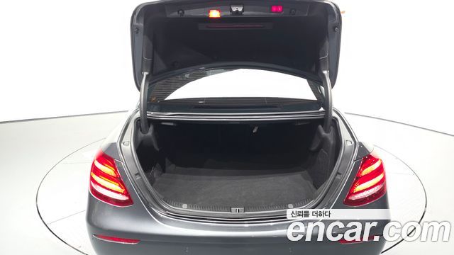 Mercedes-Benz E-Class E220d 4MATIC Exclusive
