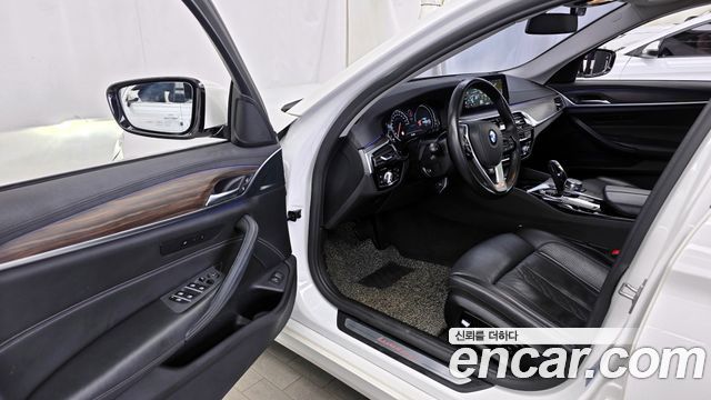 BMW 5-Series 530i Luxury Plus