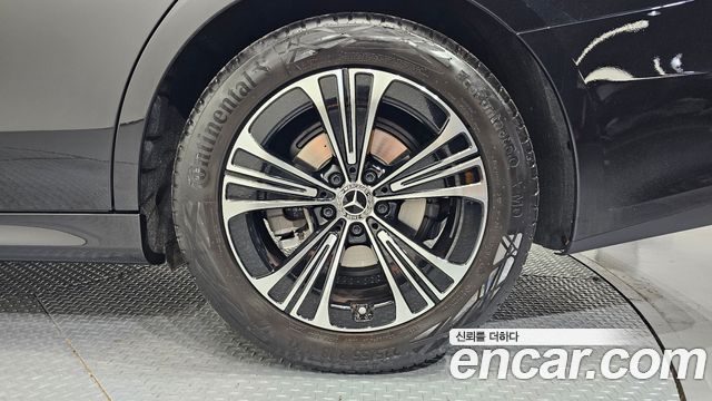 Mercedes-Benz E-Class E200 Avantgarde