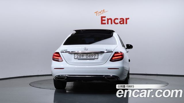 Mercedes-Benz E-Class E300 4MATIC Exclusive