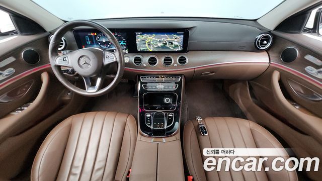 Mercedes-Benz E-Class E300 4MATIC Exclusive
