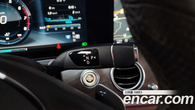 Mercedes-Benz E-Class E300 4MATIC Exclusive