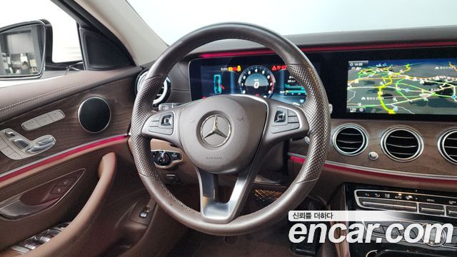 Mercedes-Benz E-Class E300 4MATIC Exclusive