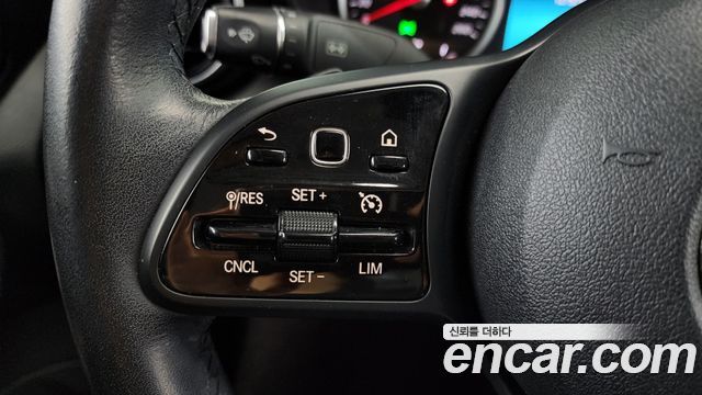 Mercedes-Benz C-Class C200