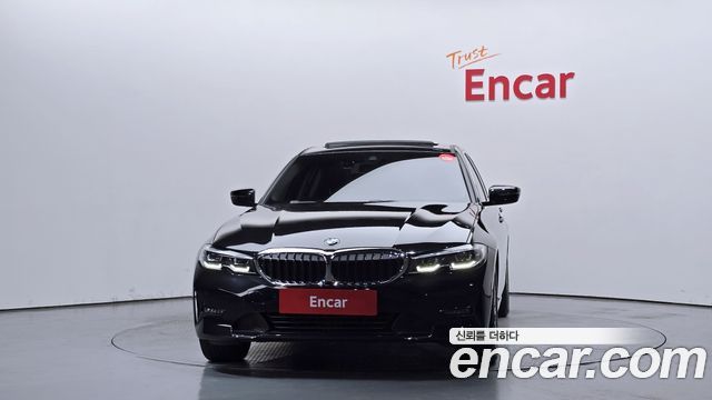 BMW 3-Series 320i