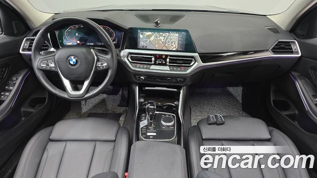 BMW 3-Series 320i
