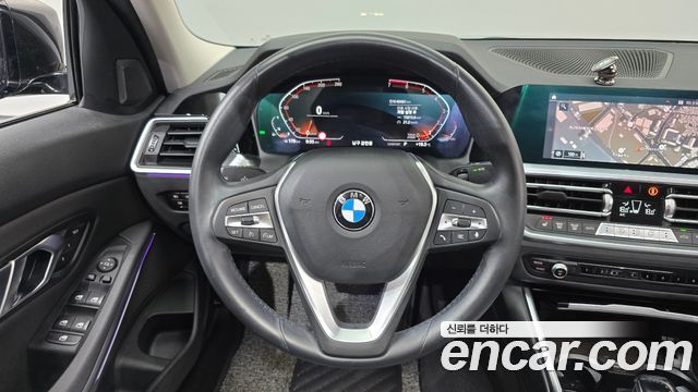 BMW 3-Series 320i