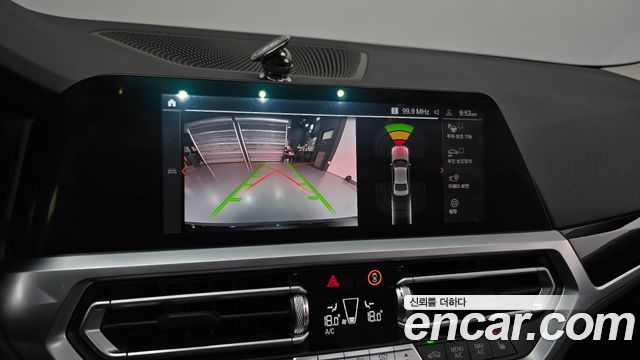BMW 3-Series 320i