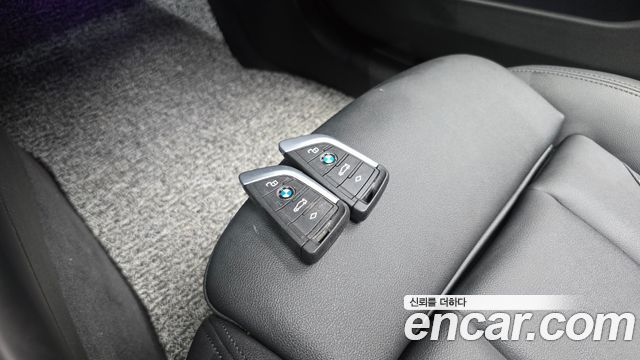 BMW 3-Series 320i