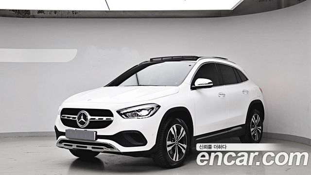 Mercedes-Benz GLA-Class GLA220