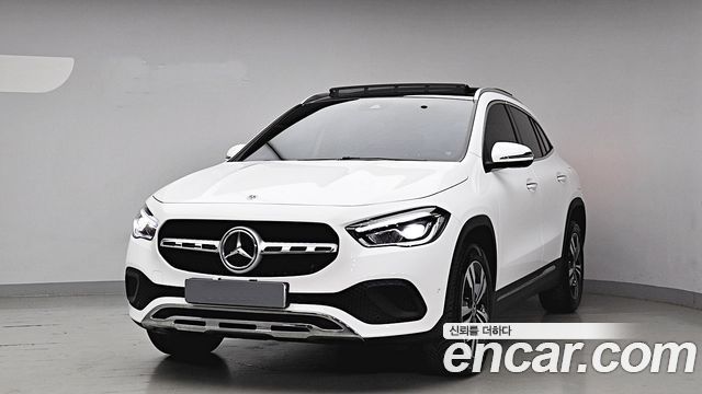 Mercedes-Benz GLA-Class GLA220