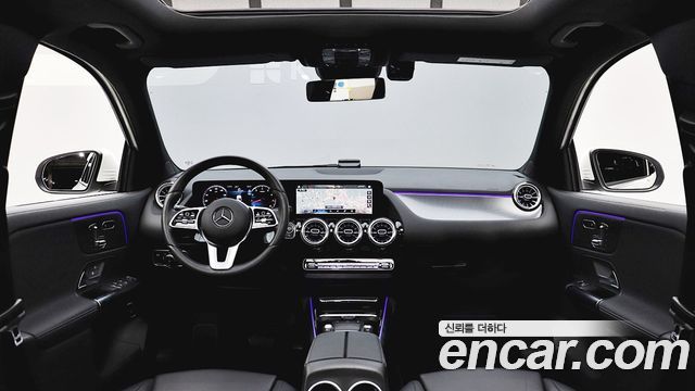 Mercedes-Benz GLA-Class GLA220