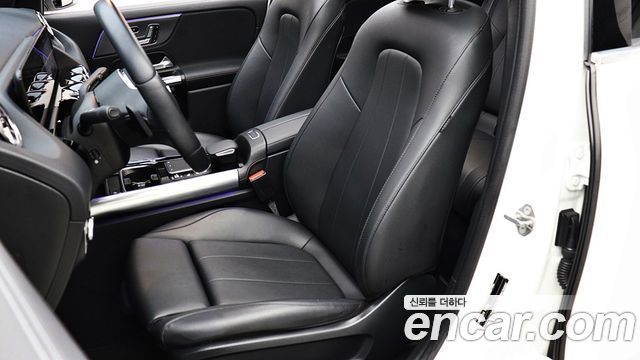 Mercedes-Benz GLA-Class GLA220