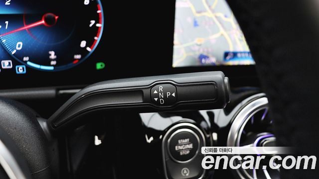 Mercedes-Benz GLA-Class GLA220