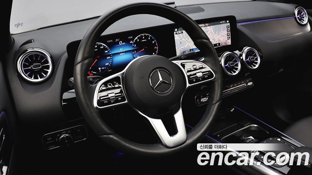 Mercedes-Benz GLA-Class GLA220