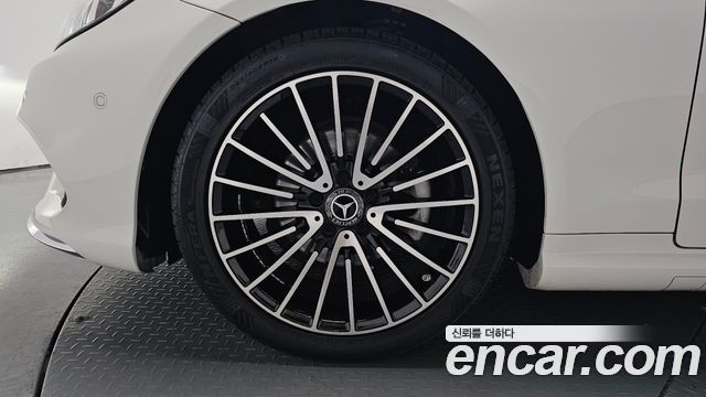 Mercedes-Benz E-Class E200 Cabriolet
