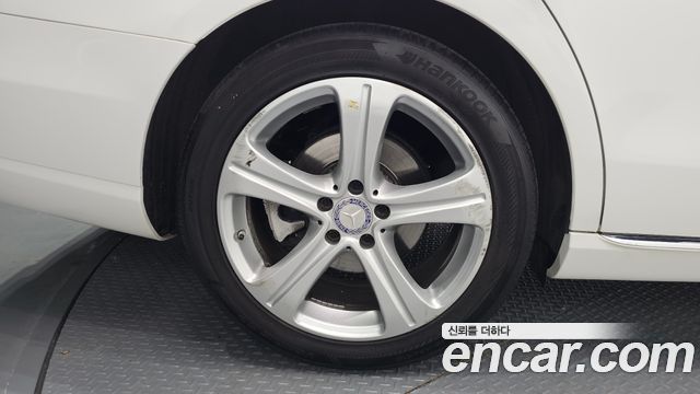 Mercedes-Benz E-Class E220d Avantgarde