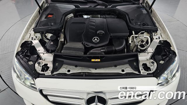 Mercedes-Benz E-Class E220d Avantgarde