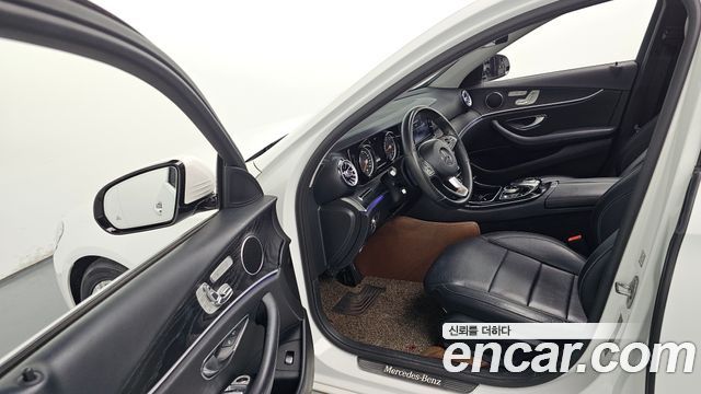 Mercedes-Benz E-Class E220d Avantgarde