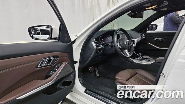 BMW 3-Series 330i M Sport